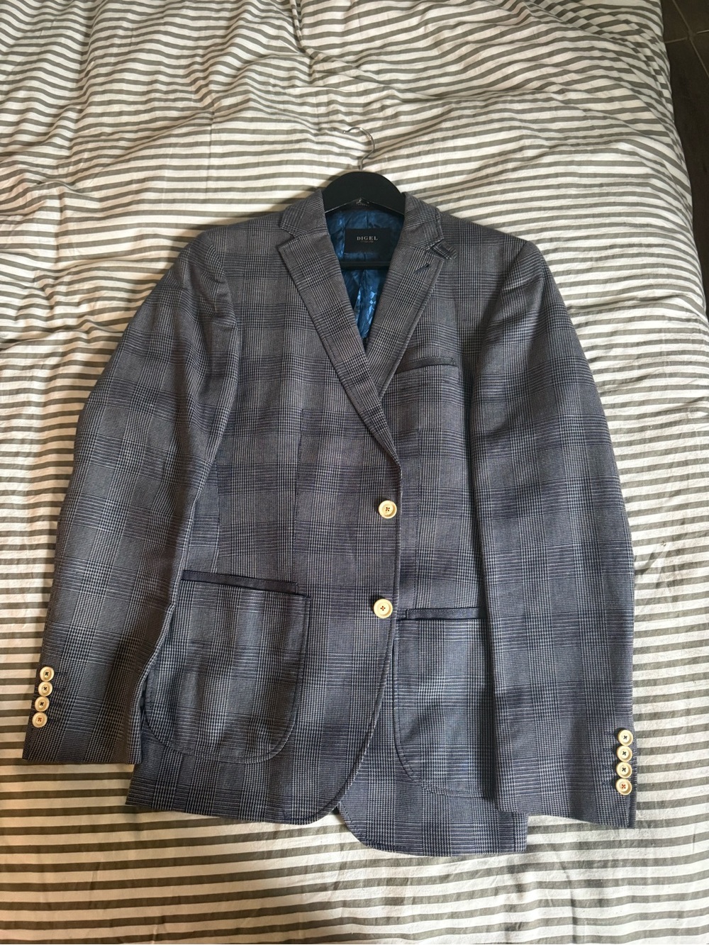 Men's Plaid Gray Sport Coat Blazer - Modern Tailored Look
